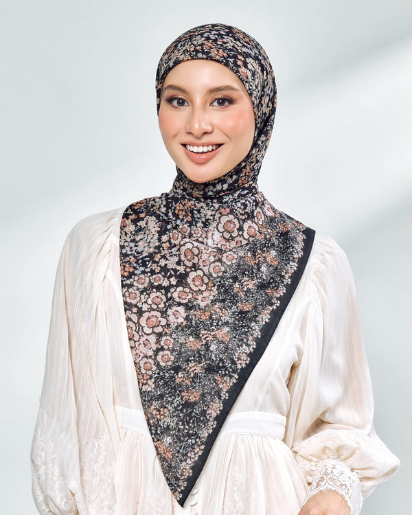 Bloomie in Starry Noir