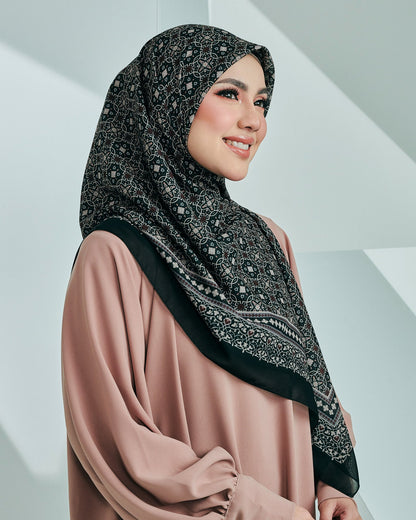 Marrakech in Bahia Black