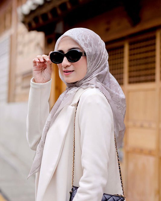 Autumn in Anemone Cream