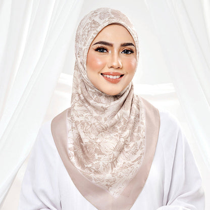 Autumn in Anemone Cream