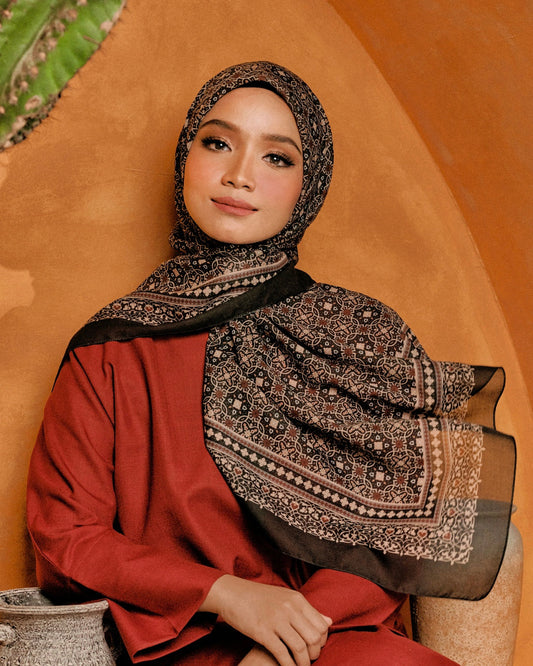 Marrakech in Bahia Black