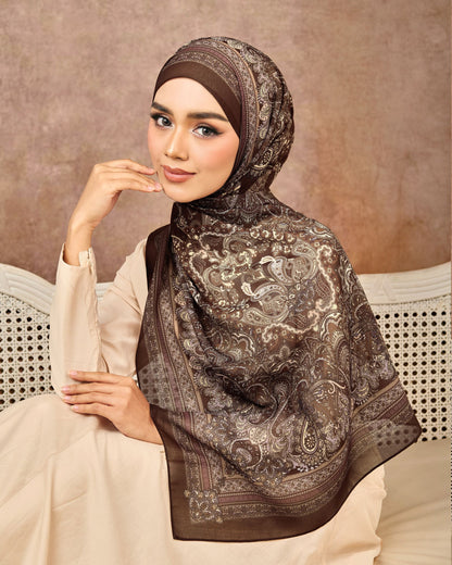 Aniesha in Brunelle Shawl