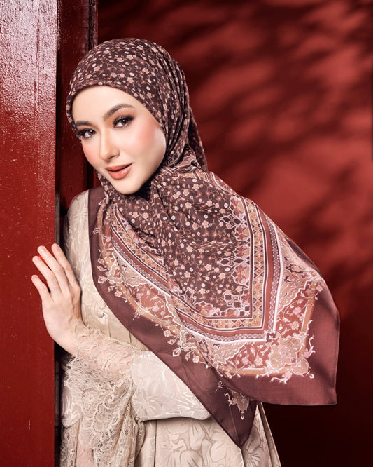 Tahzeeb in Buniya Mahogany