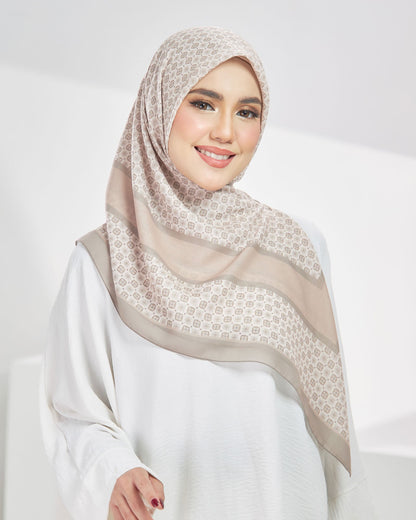 Zellij Square in Sanddune Nude