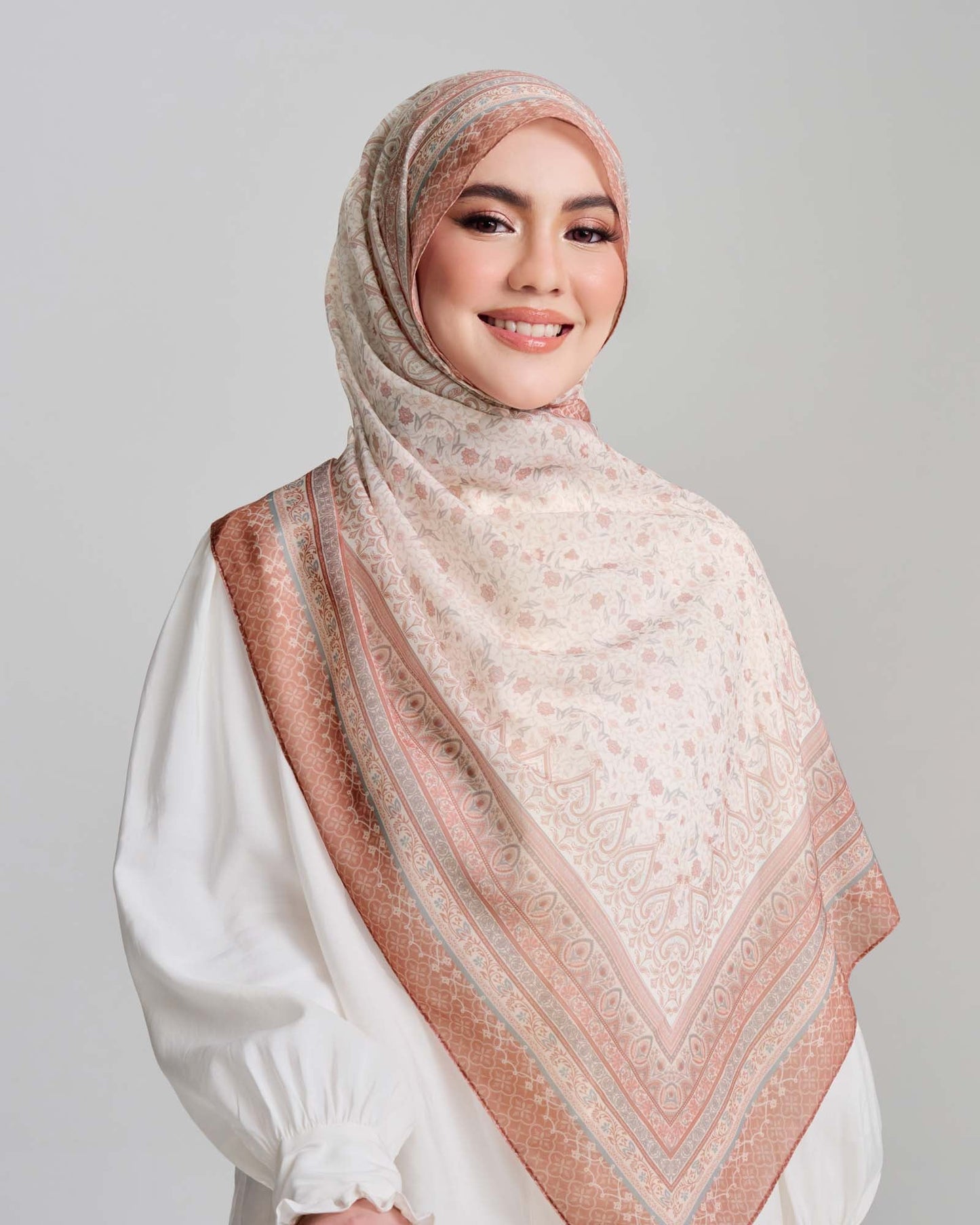 Arabesque in Elora Cotton Shawl