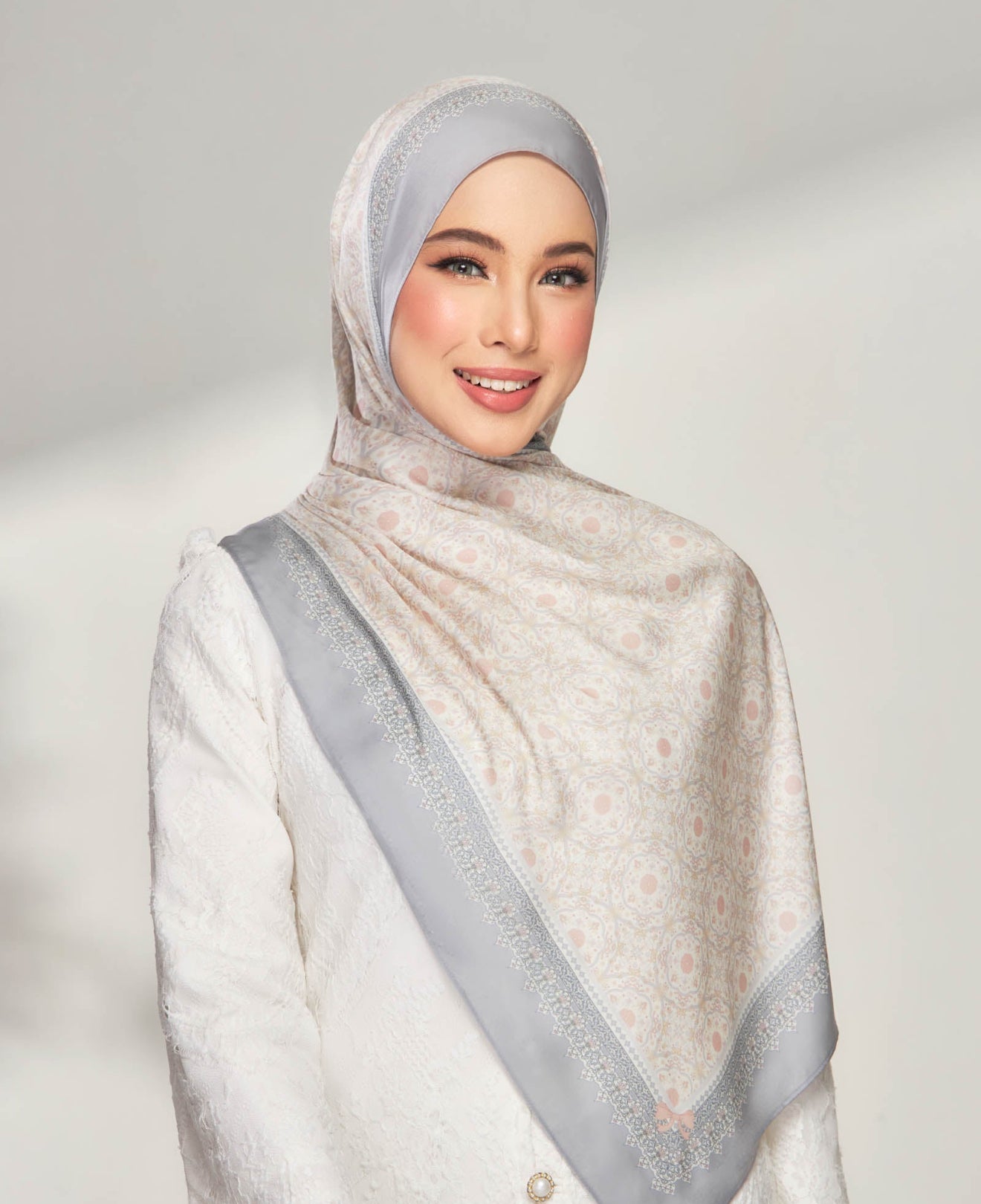 Maryam in Charming Cotton Shawl