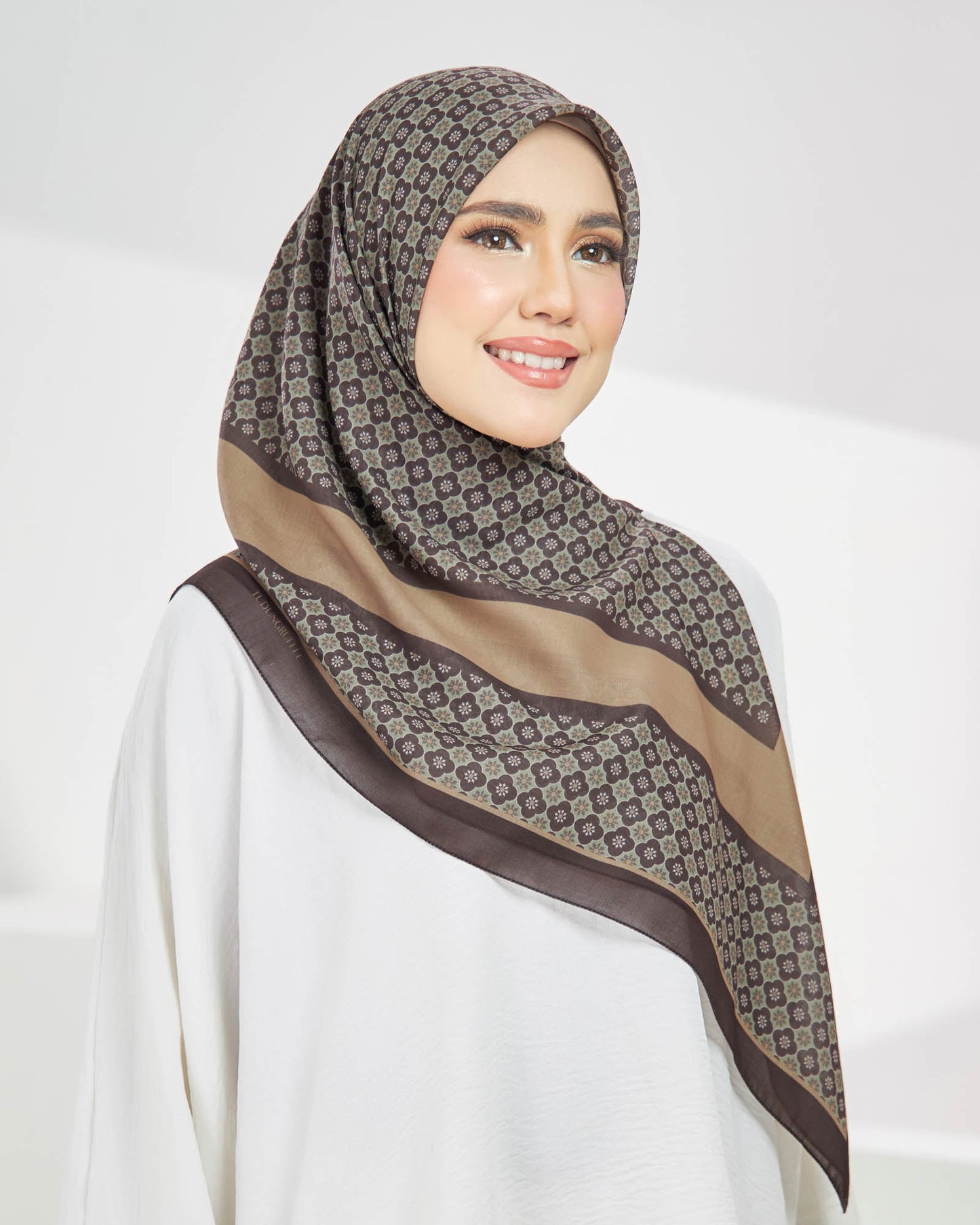 Zellij Square in  Granite Brown