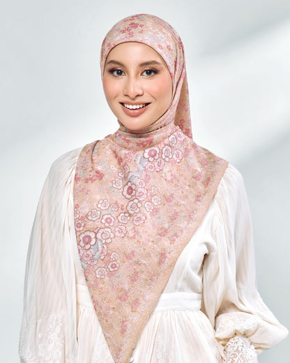 Bloomie in Honeybell Cream