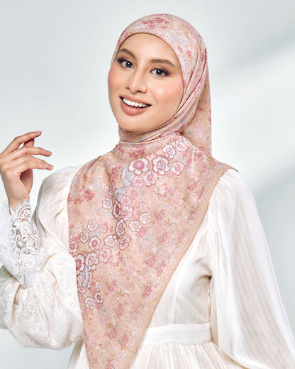 Bloomie in Honeybell Cream