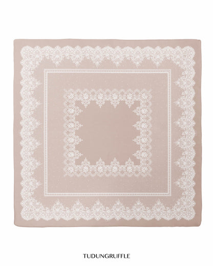 Chantilly in Peach Strudel