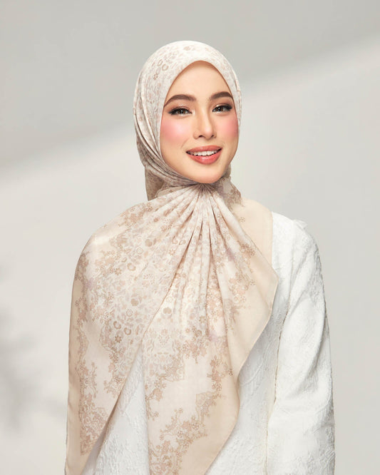 Henna in Jasmine Satin Square