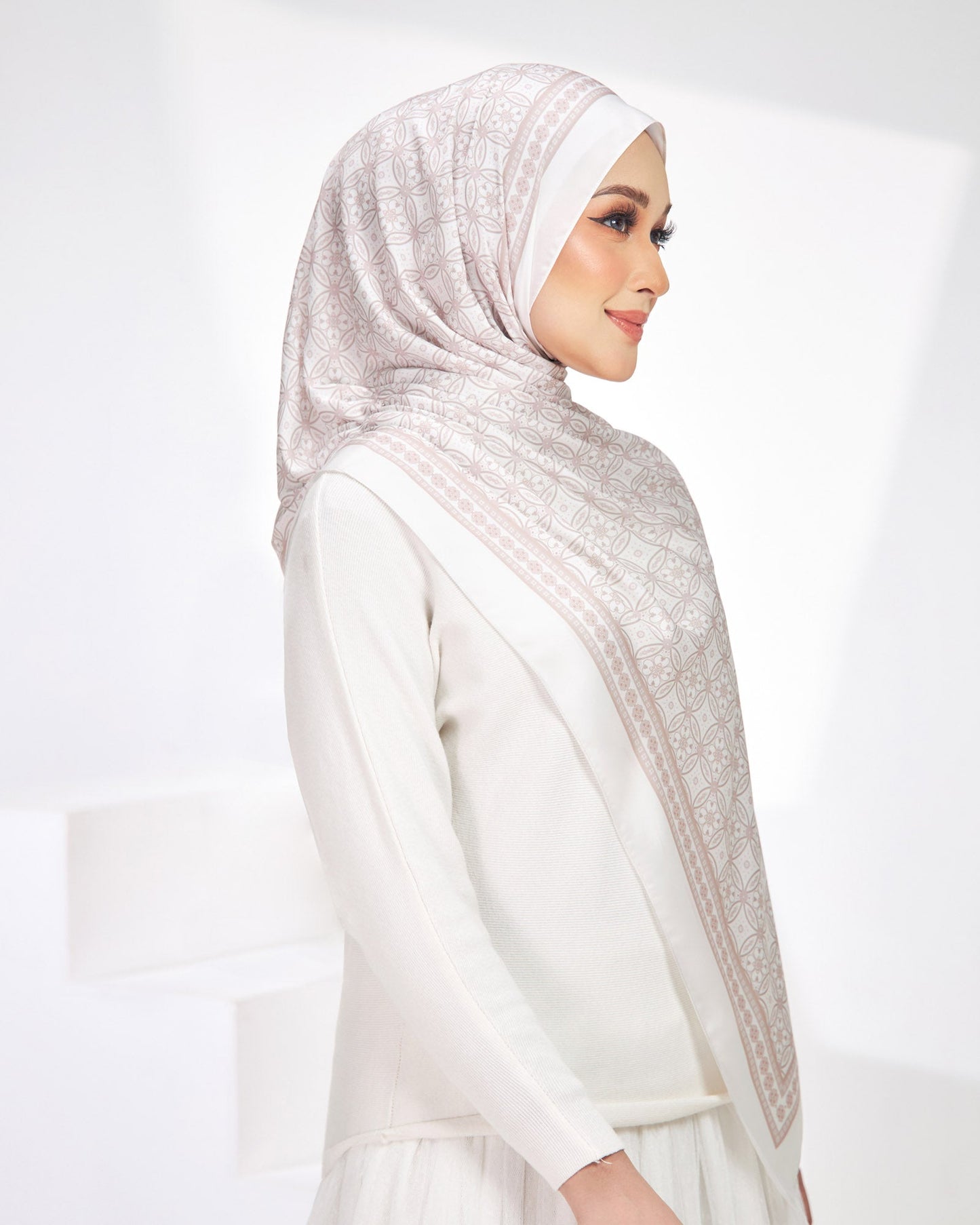 Marrakech in Jardin Ivory Cotton Shawl