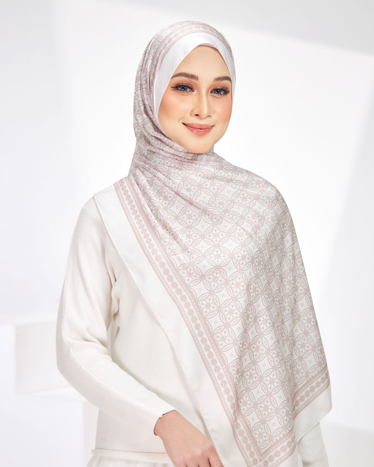 Marrakech in Jardin Ivory Chiffon Shawl