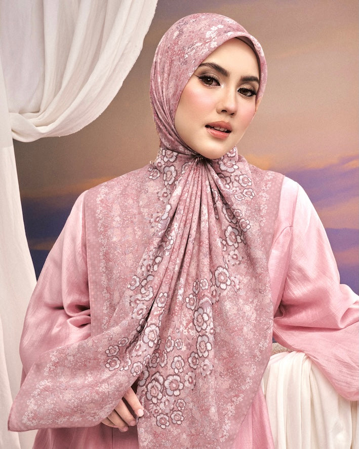 Bloomie in Maple Blushie