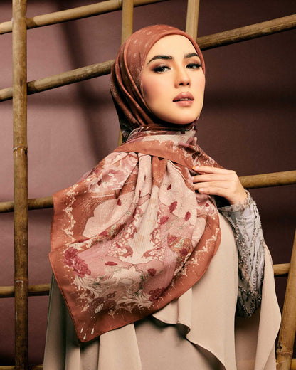 Zulaykha in Omri Sienna