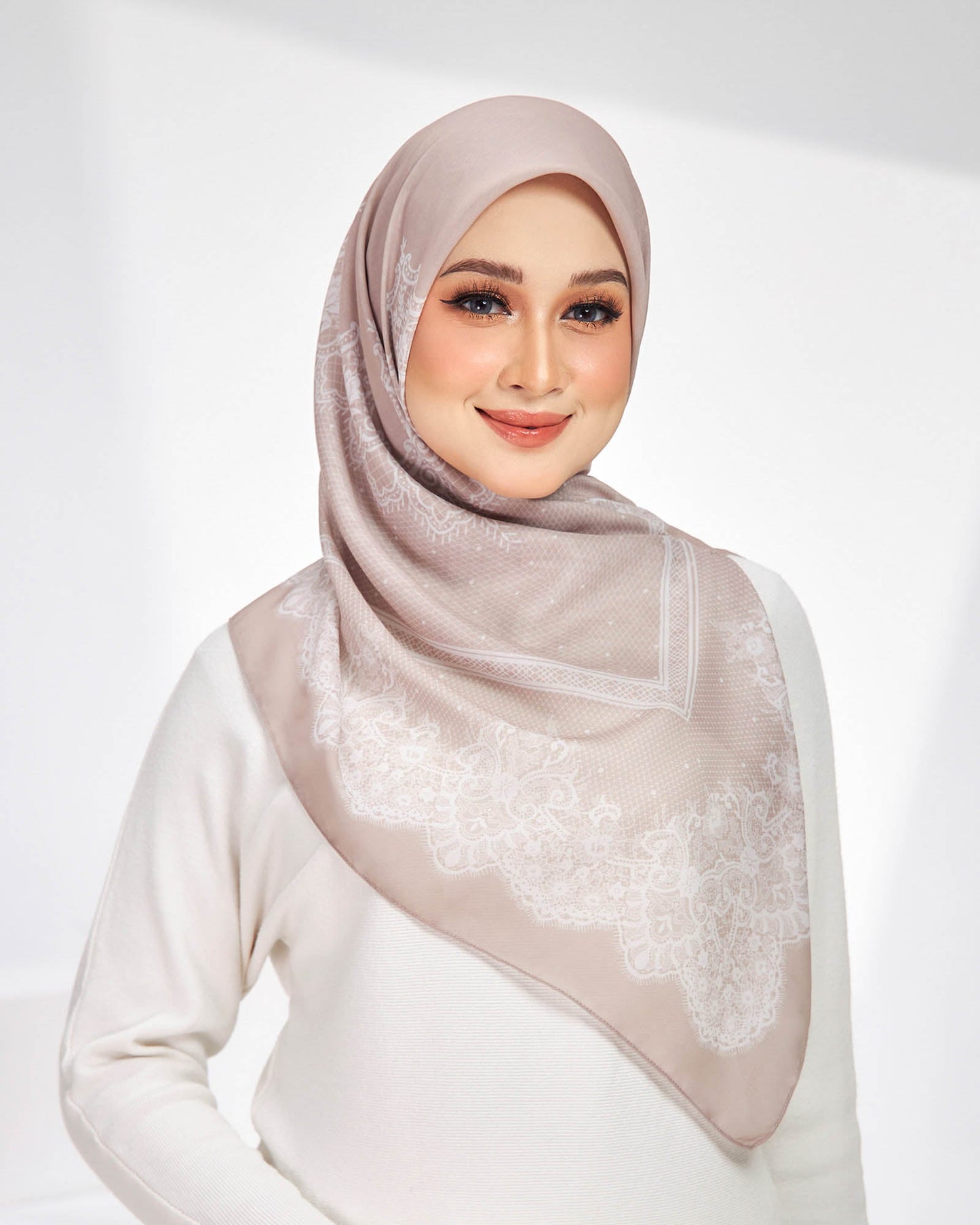 Chantilly in Peach Strudel