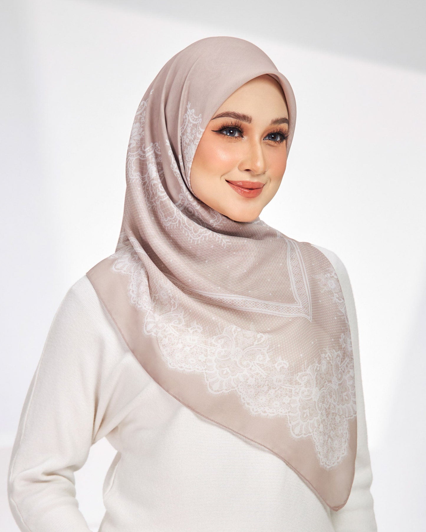 Chantilly in Peach Strudel