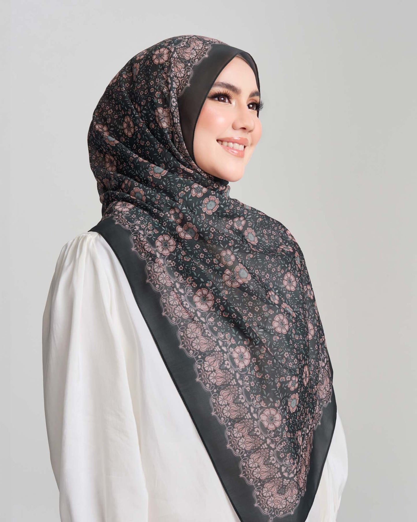 Vintage Garden in Sara Cotton Shawl