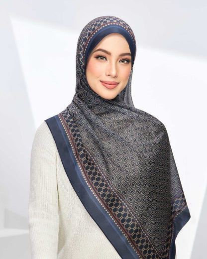 Arista in Bluelatte Cotton Shawl