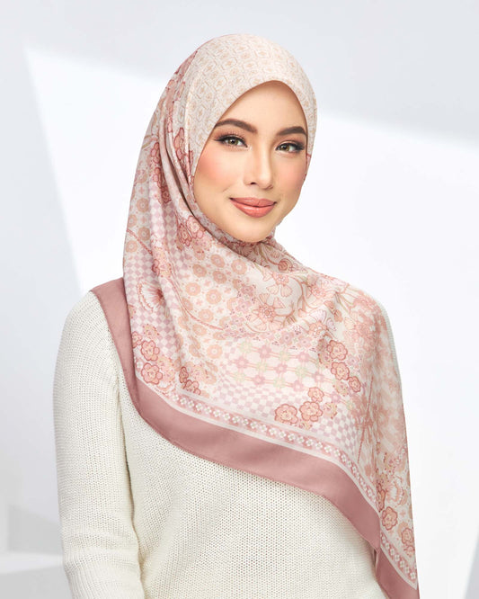 Praline in Strawberry