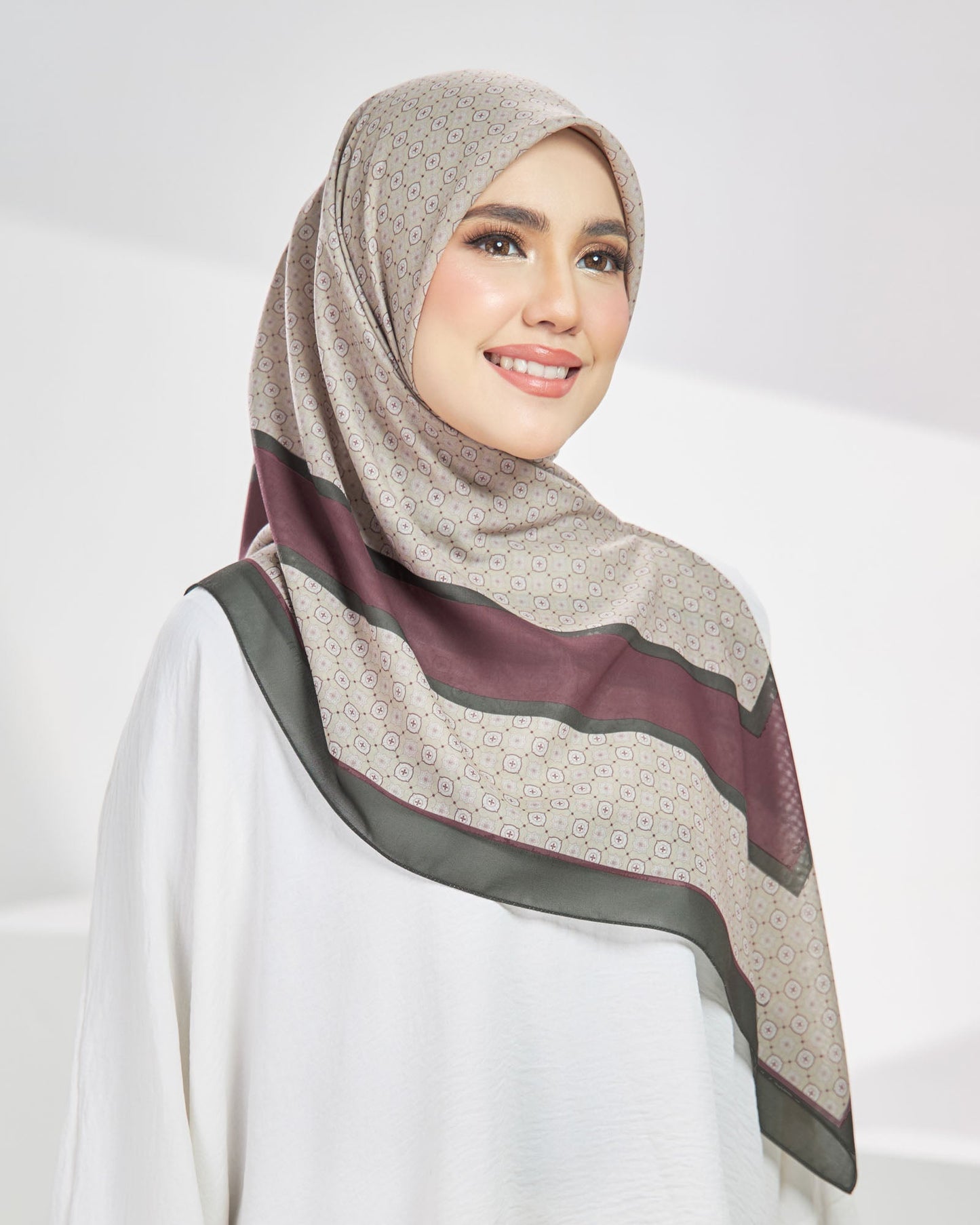 Zellij Square in  Summer Grass