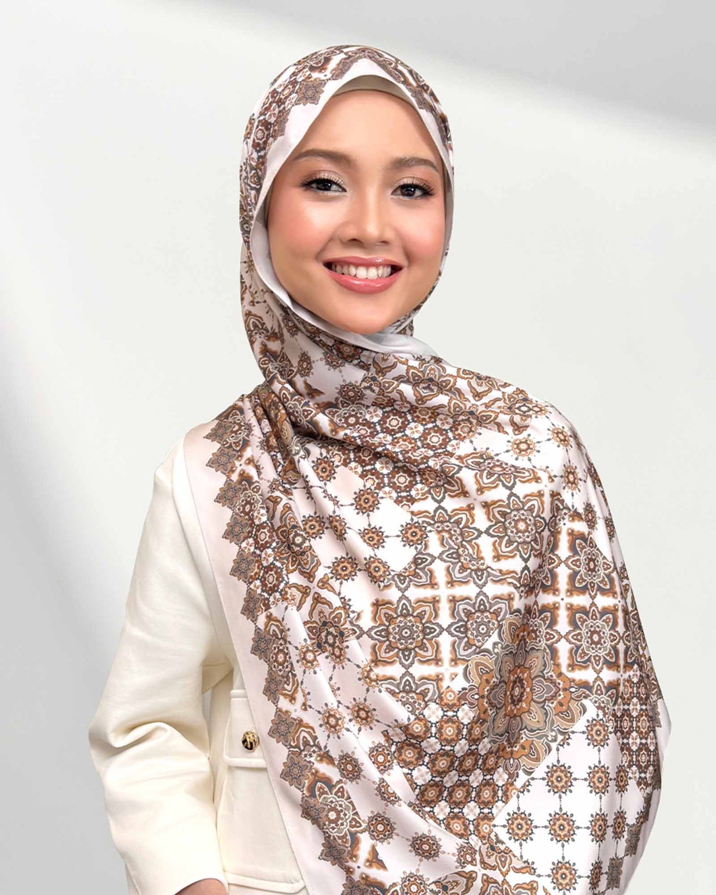 Citra in Tapestry Antique