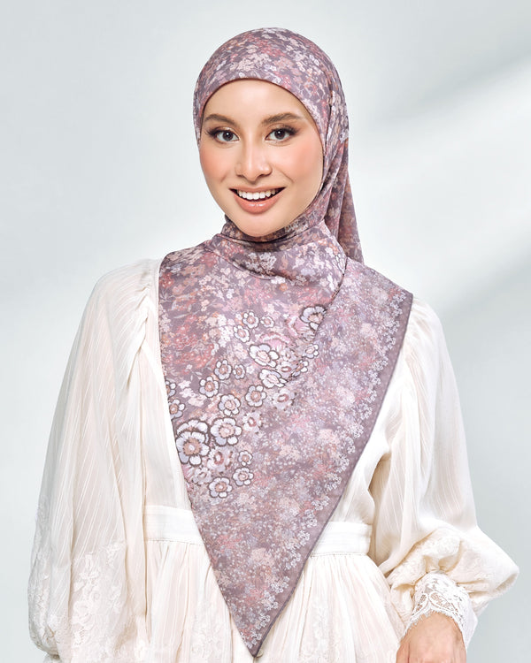 Bloomie in Thistledew Rae