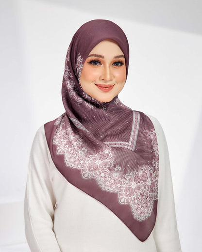 Chantilly in Velvet Cream