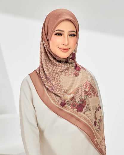 Che Siti in Widuri Brick