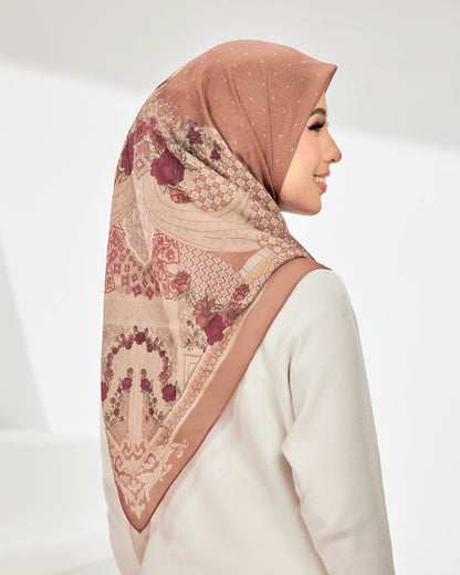 Che Siti in Widuri Brick