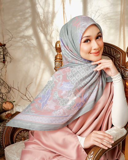 Serumpun in Dusty Pistachio