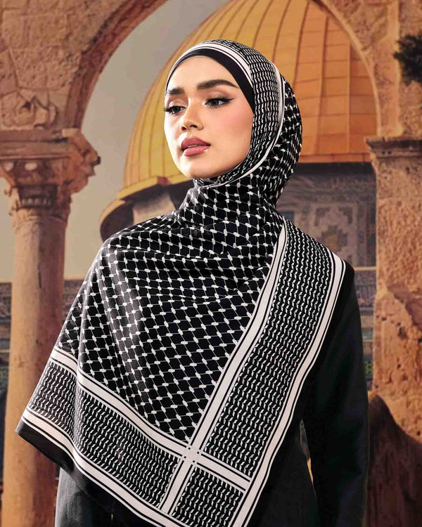 Kaffiyeh in Jet Black Shawl