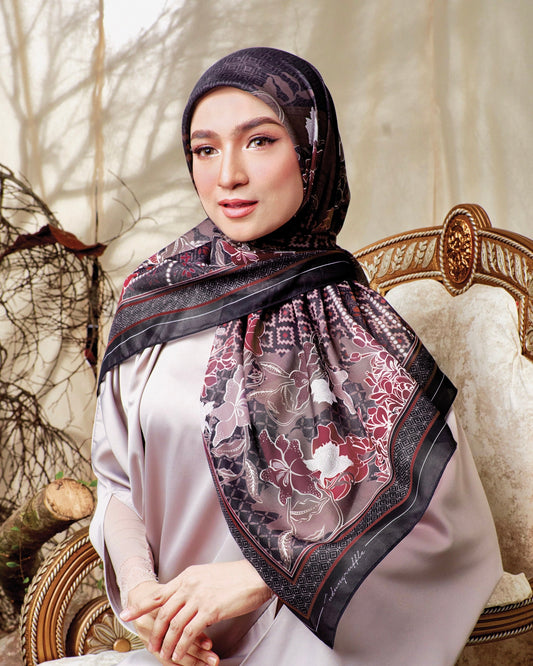 Serumpun in Mahogany Black