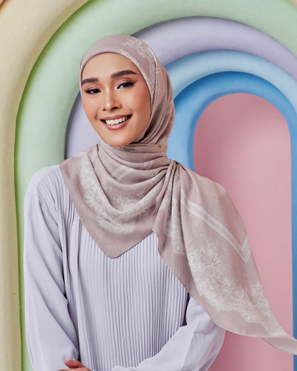 Chantilly in Peach Strudel