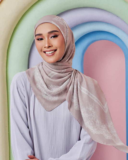 Chantilly in Peach Strudel