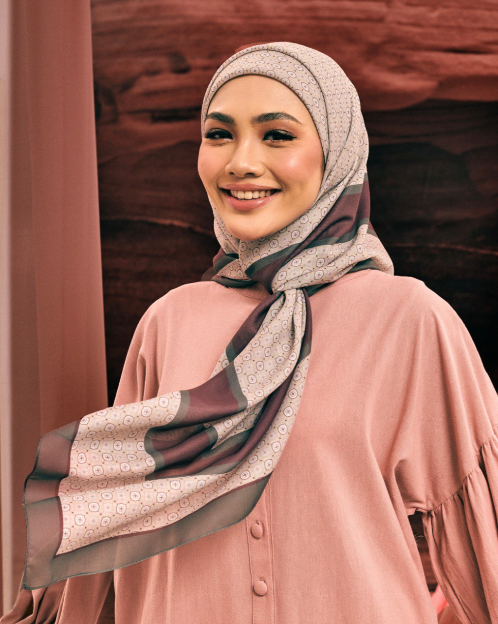 Zellij Square in  Summer Grass