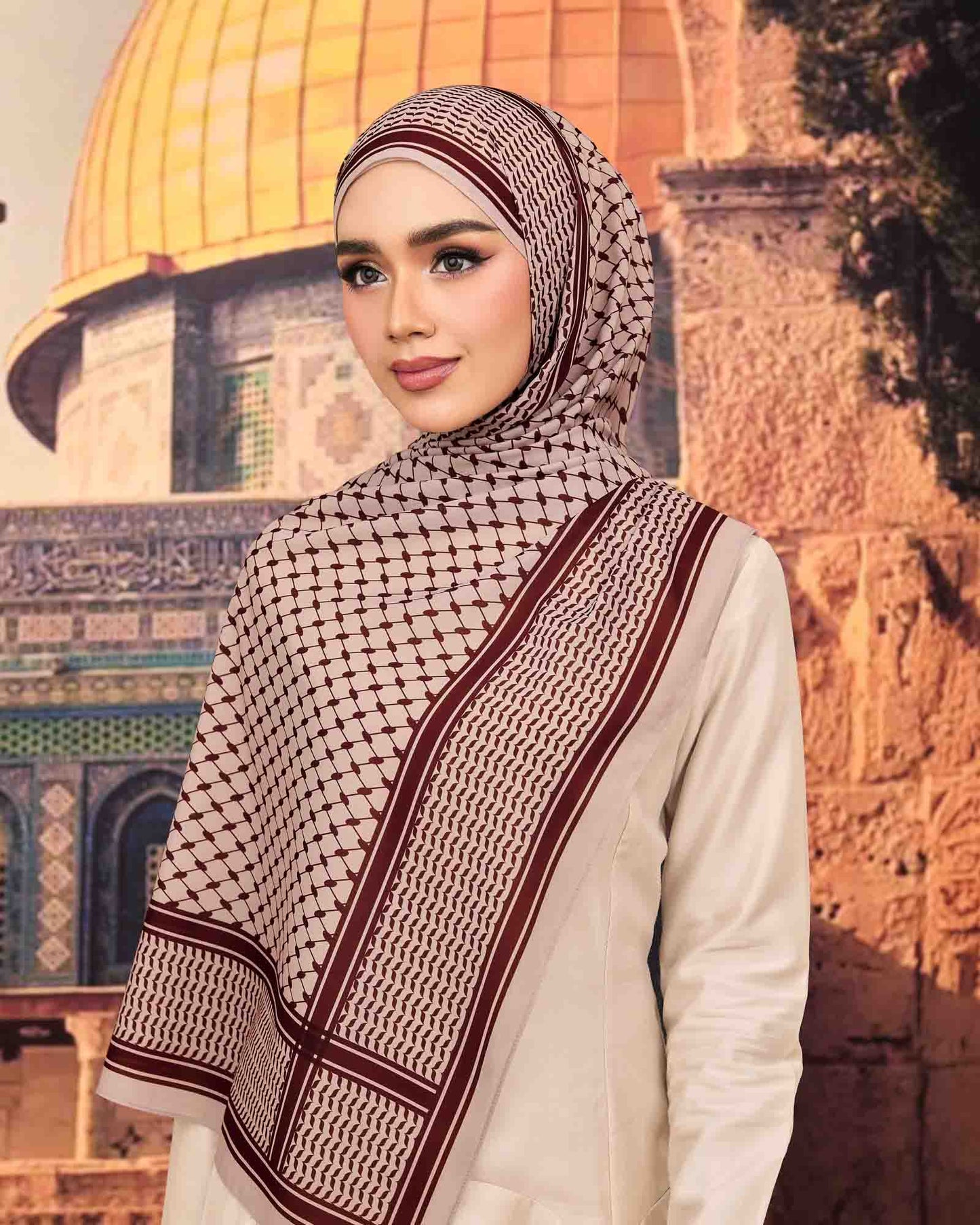 Kaffiyeh in Wood Shawl
